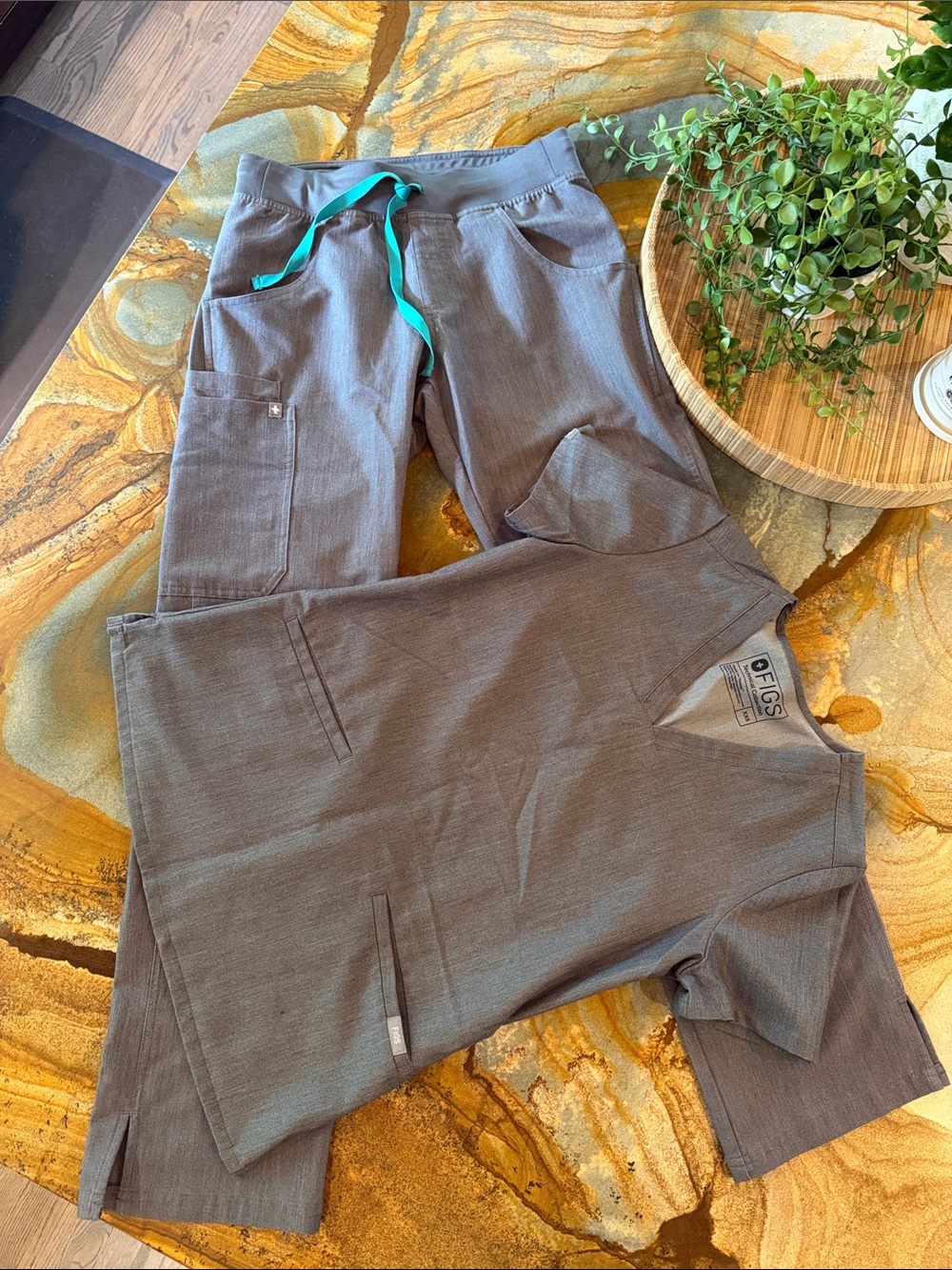 Figs Women’s Gray Scrub Set with Teal Drawstring